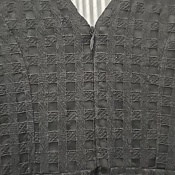 Adelyn Rae Black Crochet Overlay Black Cropped One Piece Jumper Size Small - Picture 8 of 11